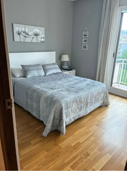 Imagen 3 Piso en venta en Barcelona / Plaza de la Reina María Cristina 