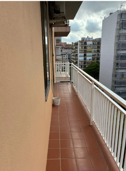 Imagen 2 Piso en venta en Barcelona / Plaza de la Reina María Cristina 