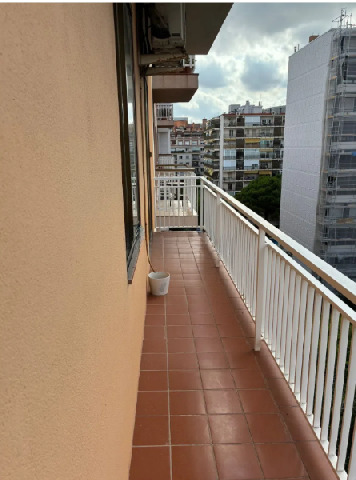 Imagen 2 Inmueble 303925 - Piso en venta en Barcelona / Plaza de la Reina María Cristina 