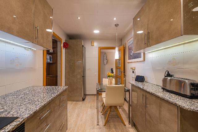 Imagen 27 Inmueble 303998 - Piso en venta en Barcelona / Comte D´Urgell con Consell de Cent