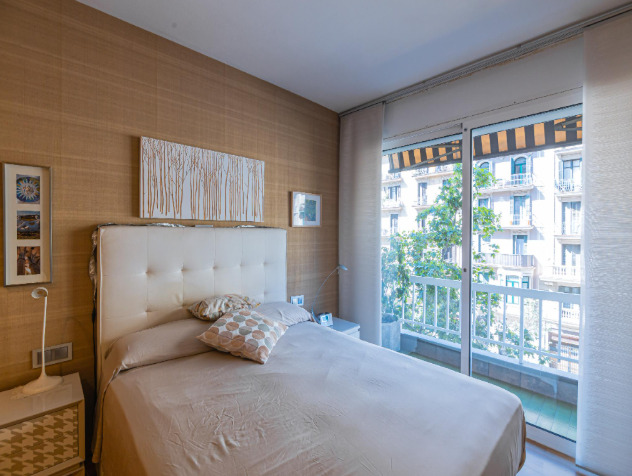 Imagen 3 Inmueble 303998 - Piso en venta en Barcelona / Comte D´Urgell con Consell de Cent
