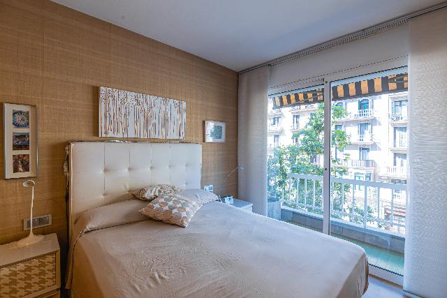 Imagen 18 Inmueble 303998 - Piso en venta en Barcelona / Comte D´Urgell con Consell de Cent