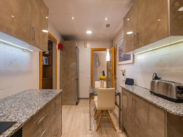 Imagen 5 Inmueble 303998 - Piso en venta en Barcelona / Comte D´Urgell con Consell de Cent
