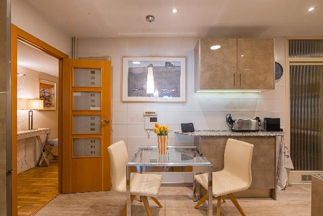 Imagen 12 Inmueble 303998 - Piso en venta en Barcelona / Comte D´Urgell con Consell de Cent