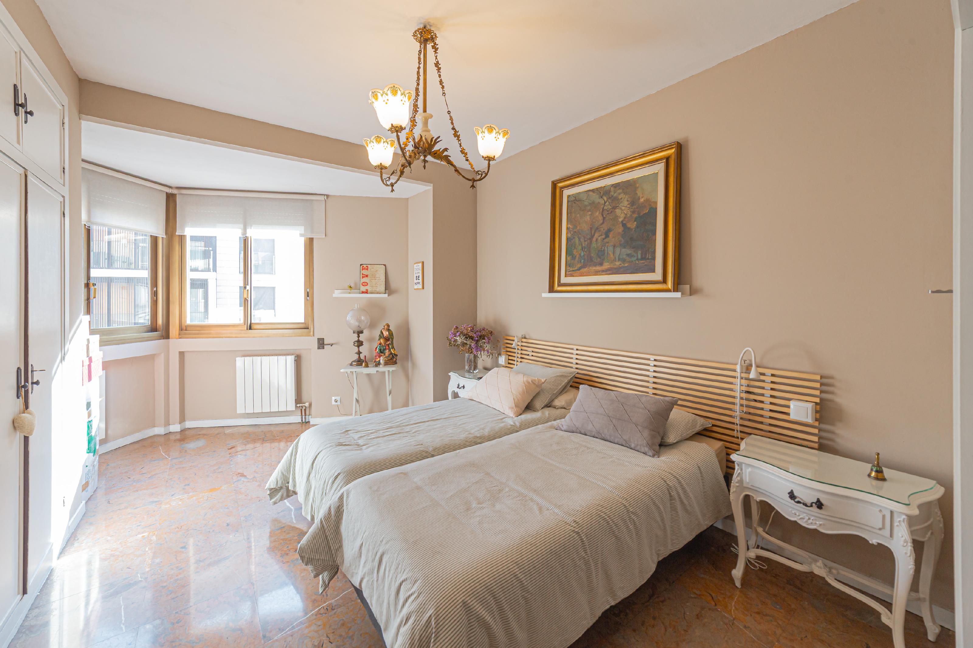 Imagen 2 Piso en venta en Barcelona / Próximo a Parque Moragas