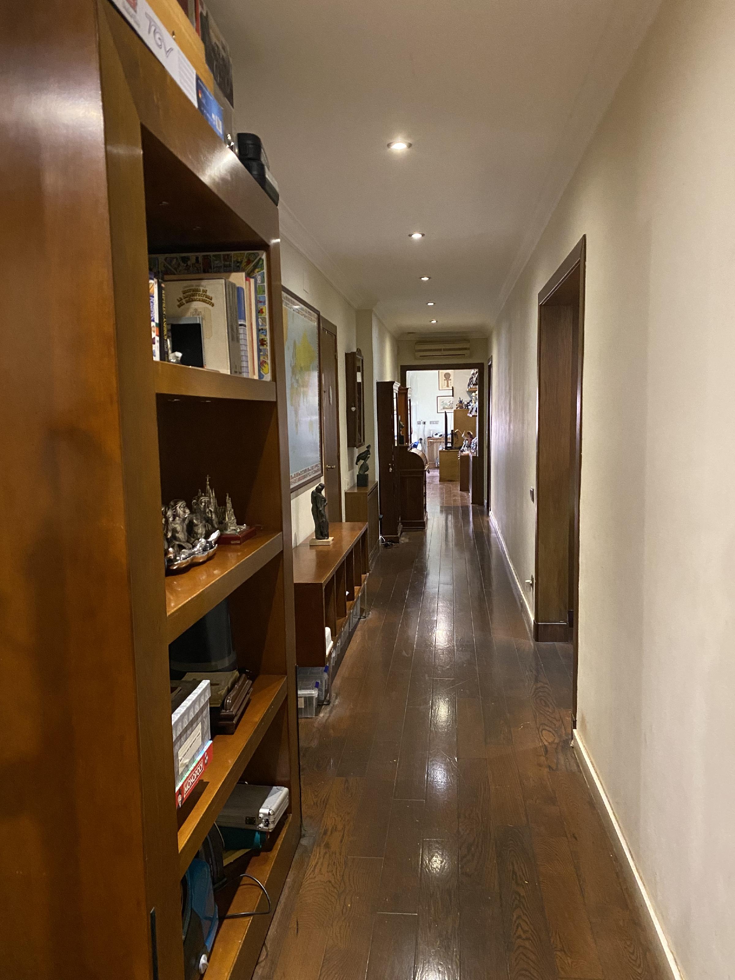 Imagen 10 Piso en venta en Barcelona / Próximo a Parc de Monterols.