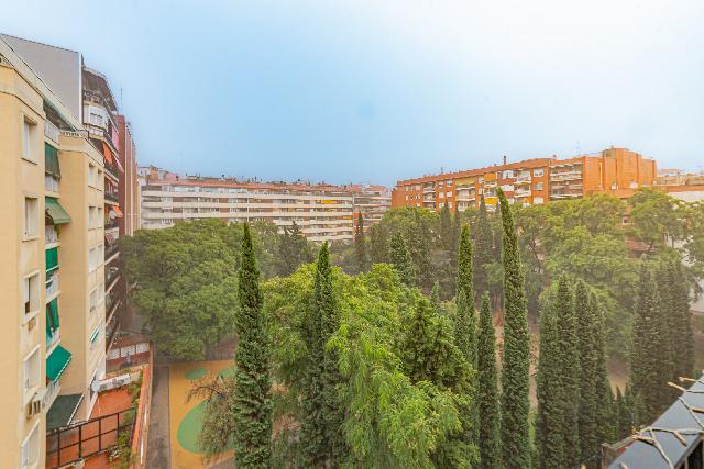 Imagen 1 Inmueble 305901 - Piso en venta en Barcelona / Próximo al Camp Nou