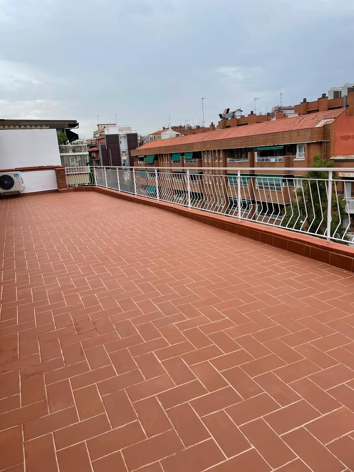 Imagen 2 Ático en venta en Barcelona / Próximo a Paseo Maragall