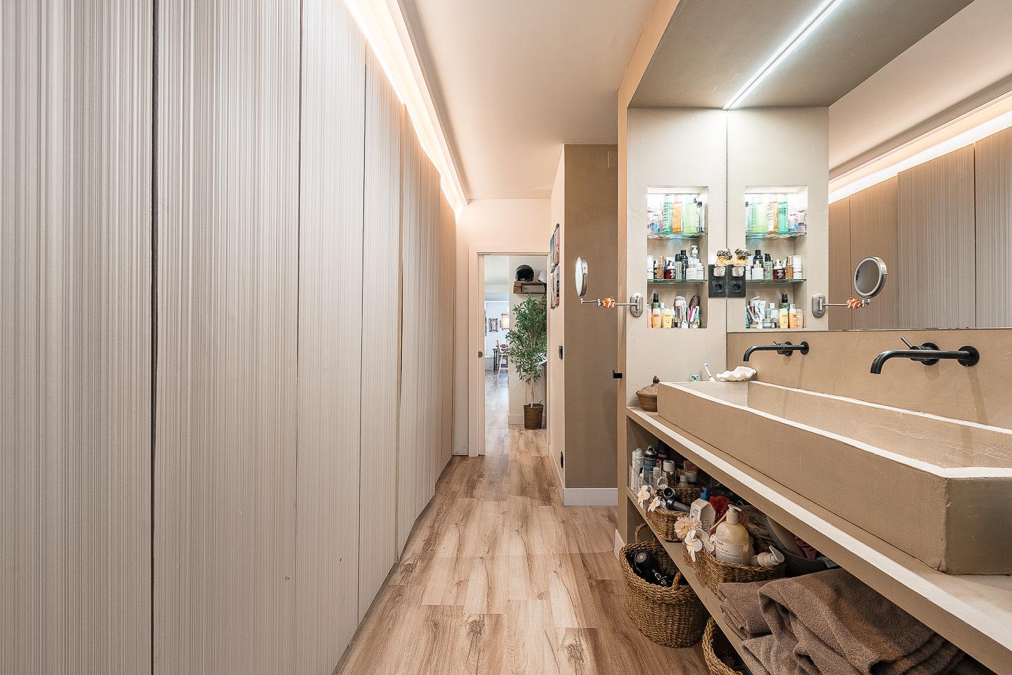 Imagen 6 Piso en venta en Barcelona / Frente al Mercat de Galvany