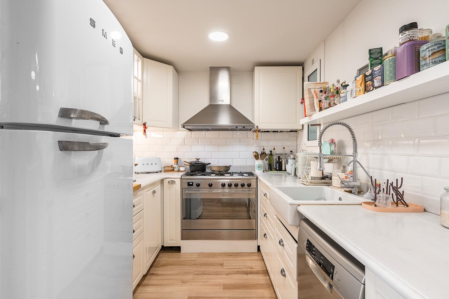 Imagen 29 Piso en venta en Barcelona / Frente al Mercat de Galvany