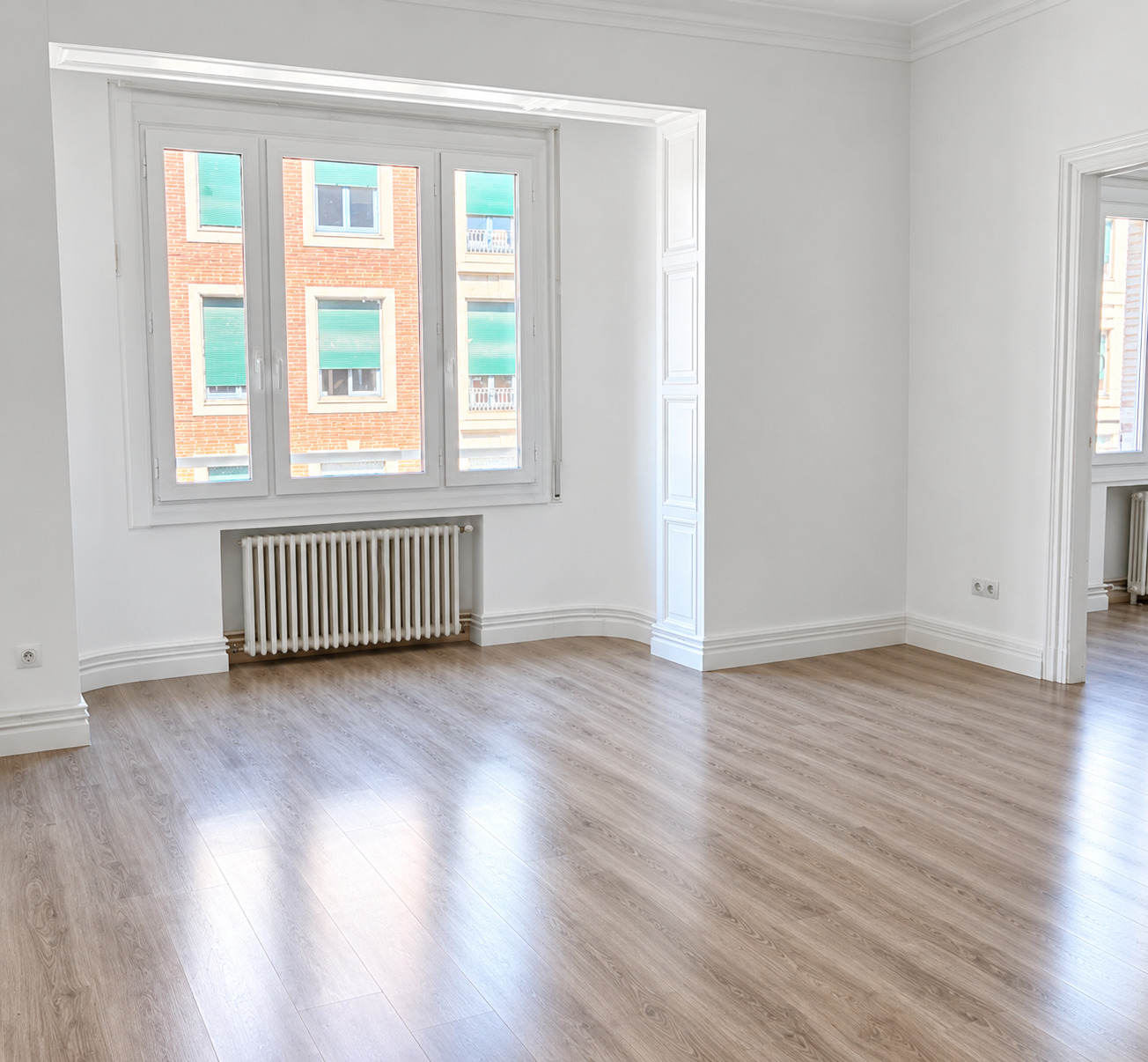 Imagen 1 Apartamento en venta en Barcelona / Calle Balmes al lado de la Plaza Molina 