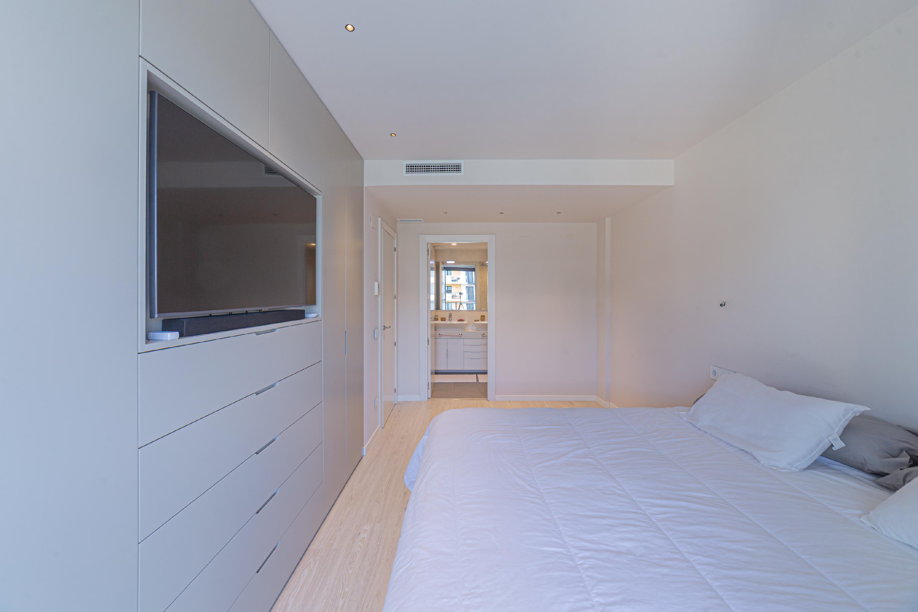 Imagen 2 Casa Adosada en venta en Sant Just Desvern / Mas Lluí - Els Miralls