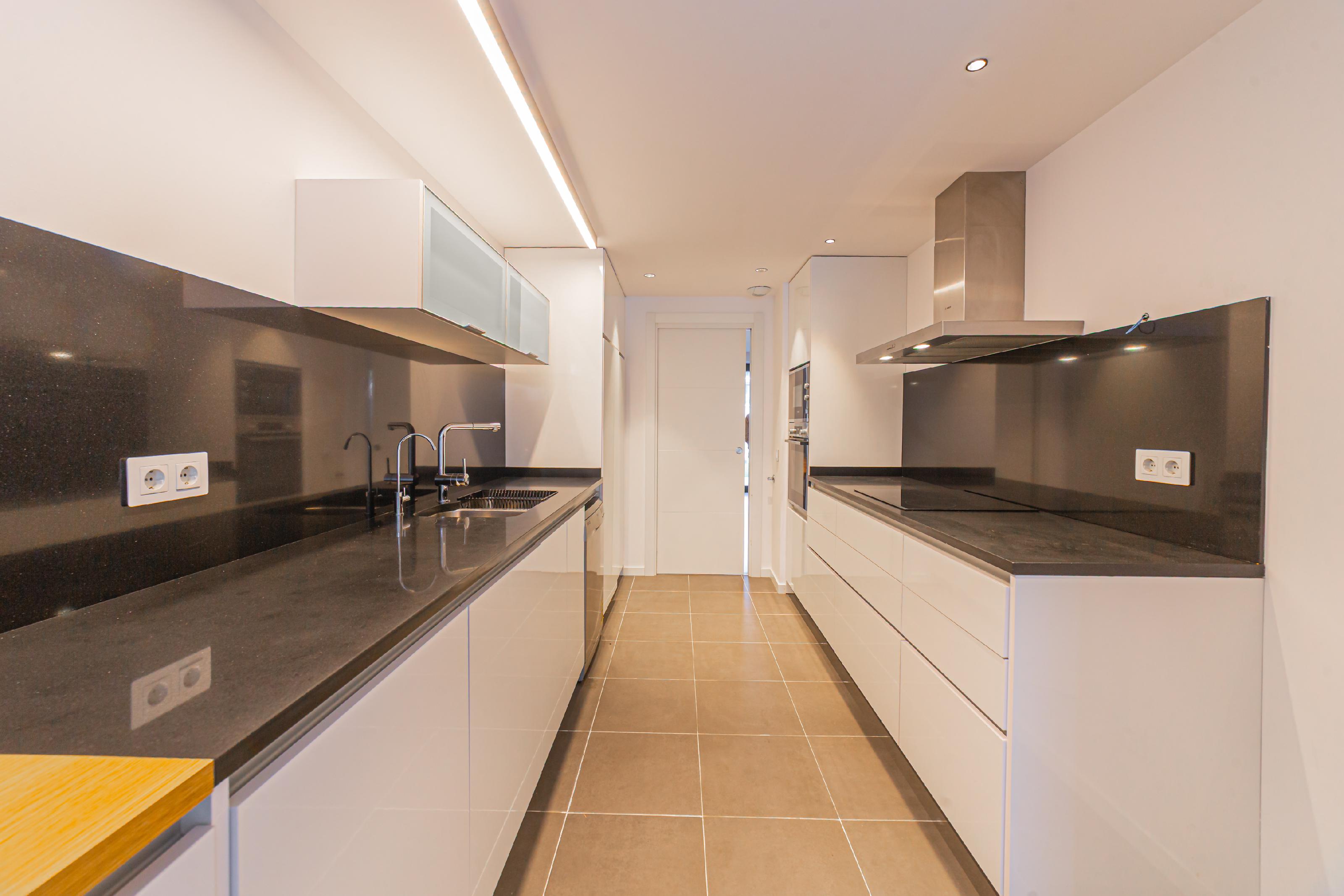 Imagen 4 Casa Adosada en venta en Sant Just Desvern / Mas Lluí - Els Miralls