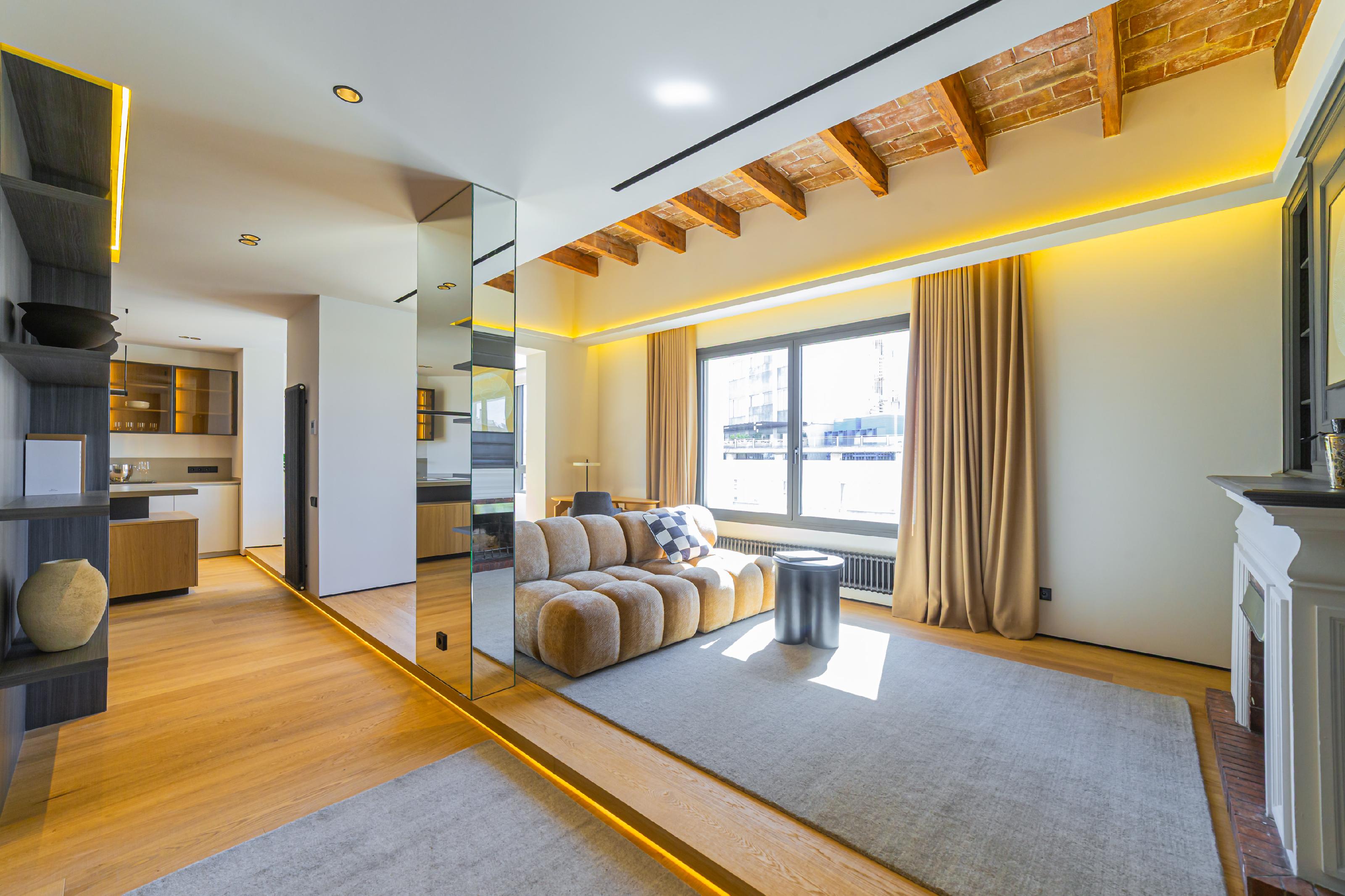 Imagen 2 Piso en venta en Barcelona / Muntaner - Diagonal