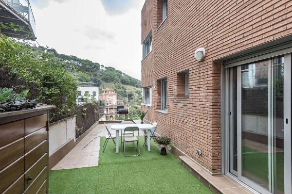 Imagen 1 Piso en venta en Barcelona / Vallcarca - Ctra. de les Aigües 