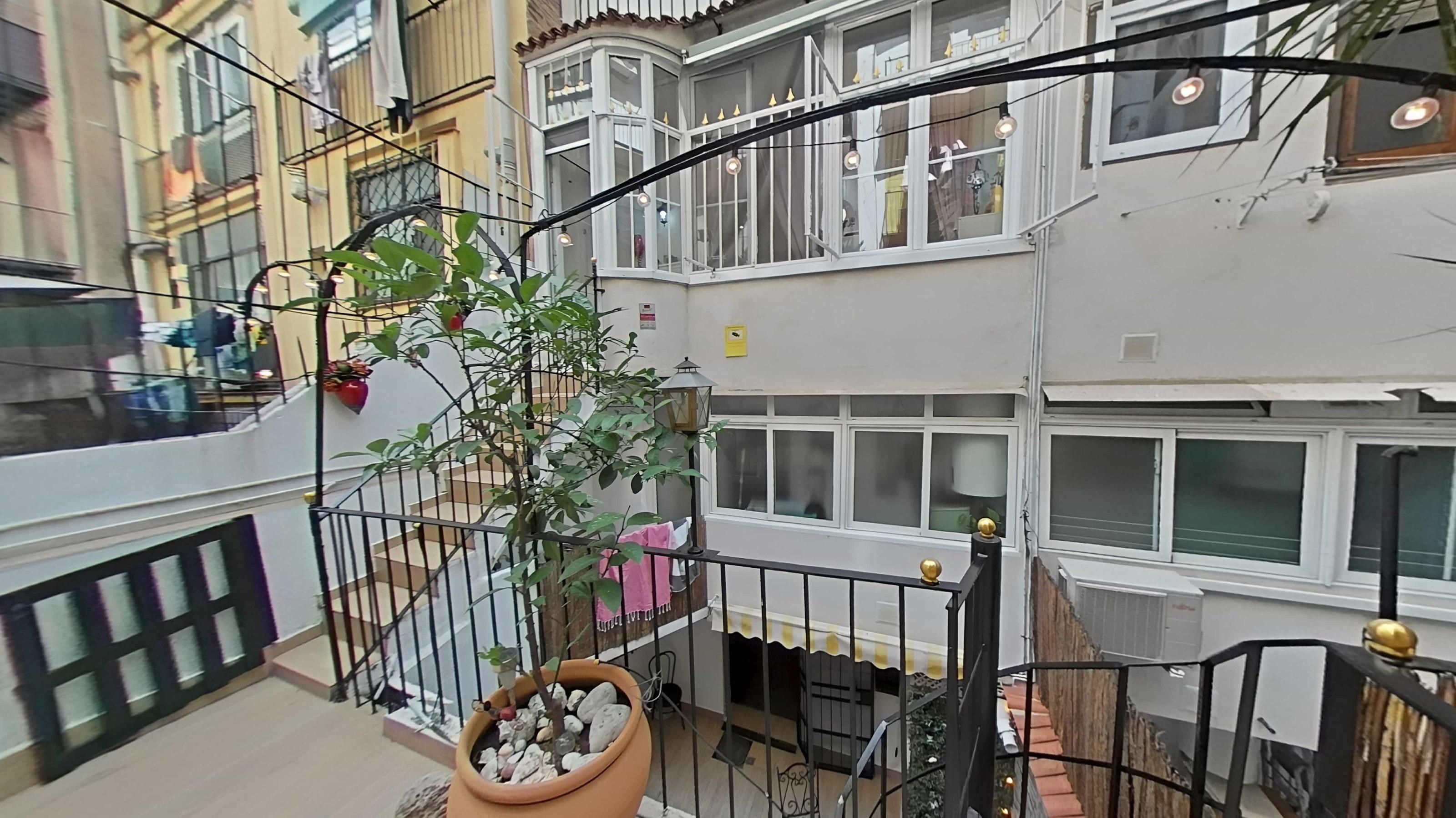 Imagen 28 Casa Adosada en venta en Barcelona / Plaça del Guinardó