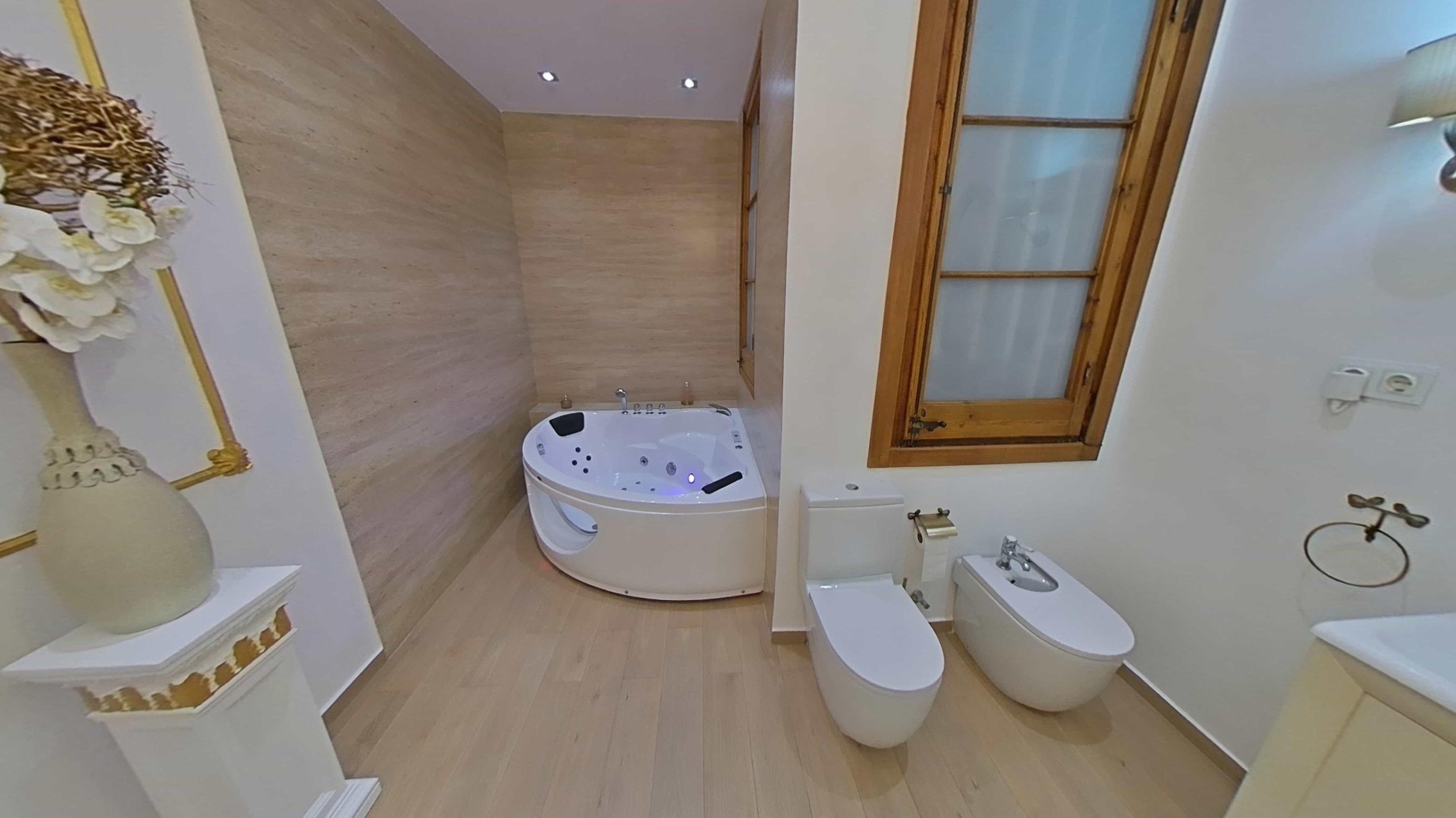 Imagen 34 Casa Adosada en venta en Barcelona / Plaça del Guinardó