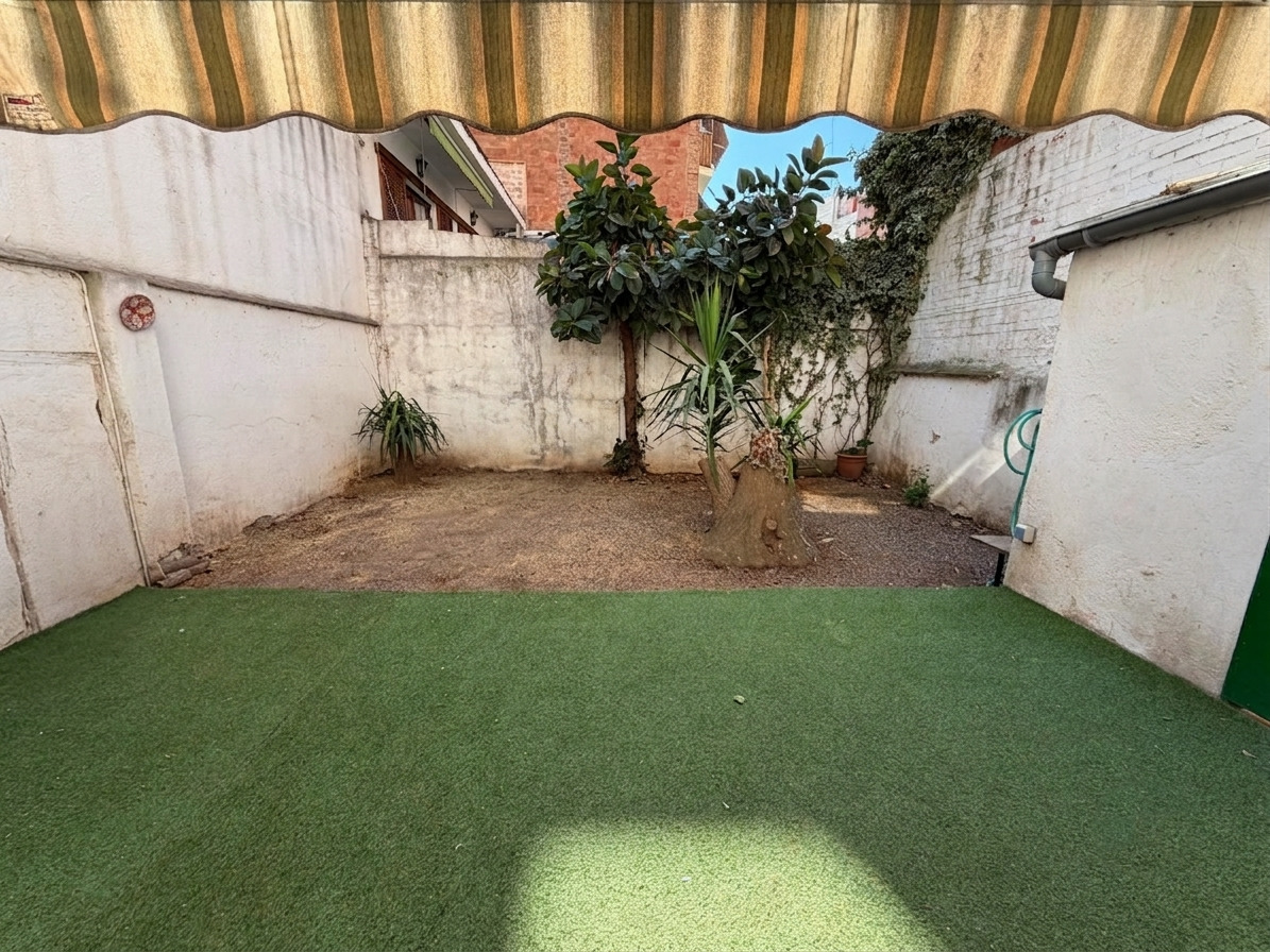 Imagen 6 Casa Adosada en venta en Barcelona / Plaça del Guinardó