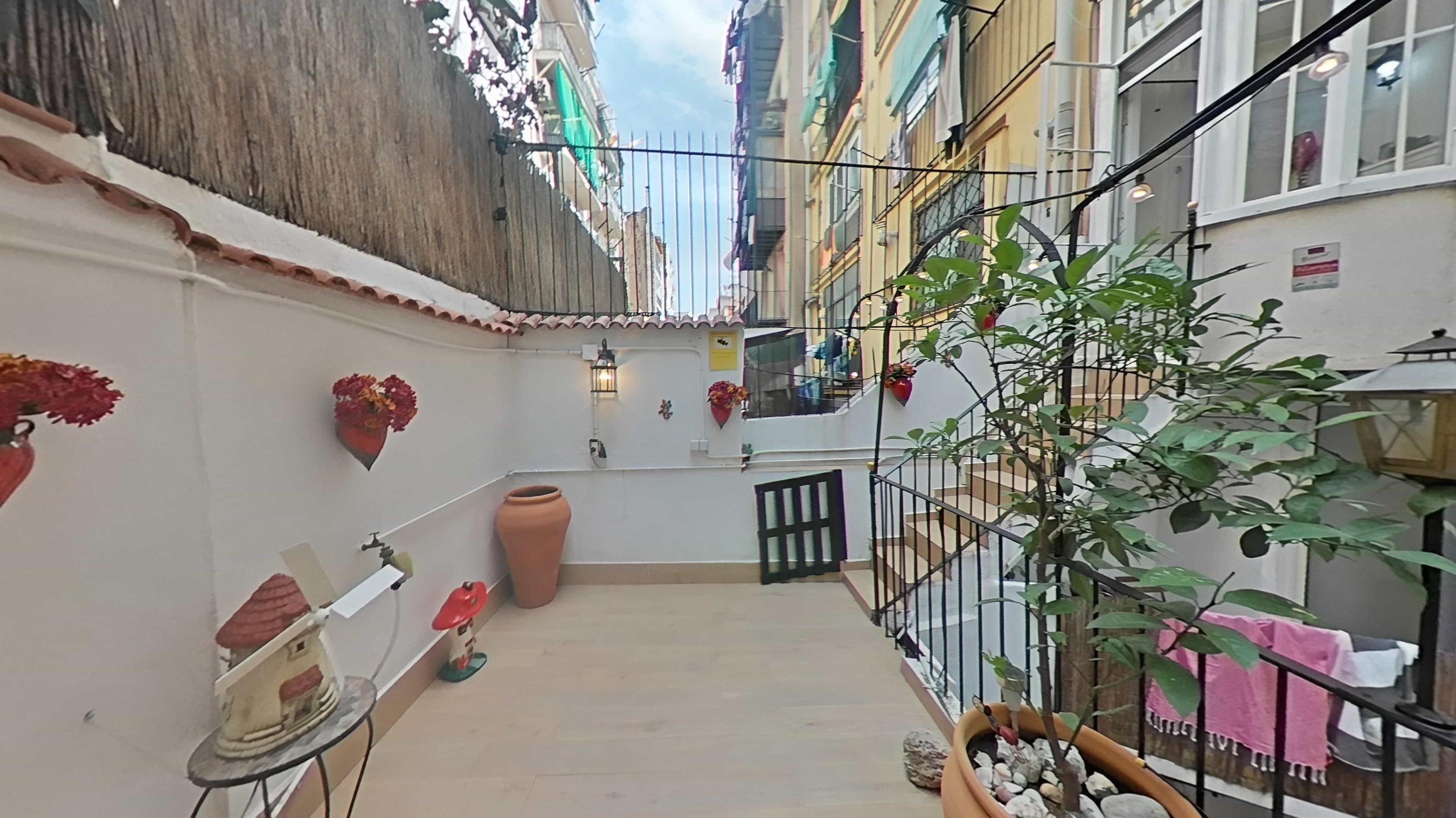 Imagen 26 Casa Adosada en venta en Barcelona / Plaça del Guinardó