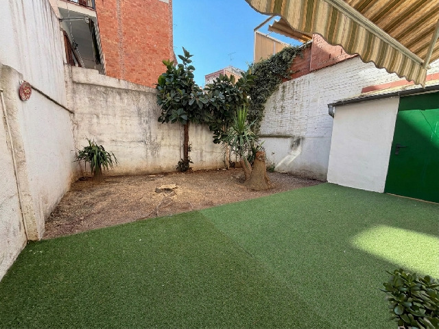 Imagen 1 Inmueble 298195 - Casa Adosada en venta en Barcelona / Plaça del Guinardó