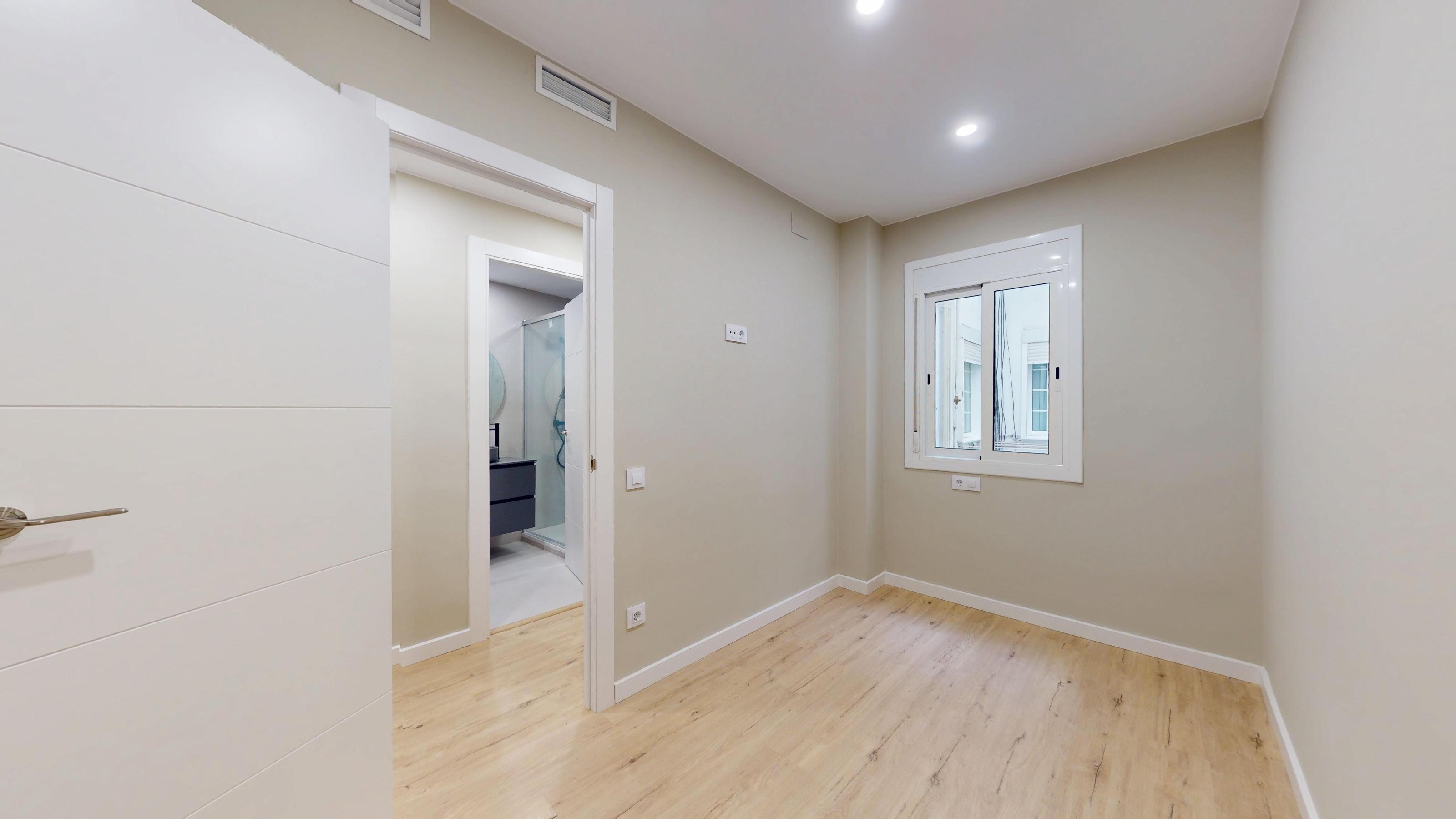 Imagen 26 Piso en venta en Barcelona / Ctra. Sants - Nou Camp