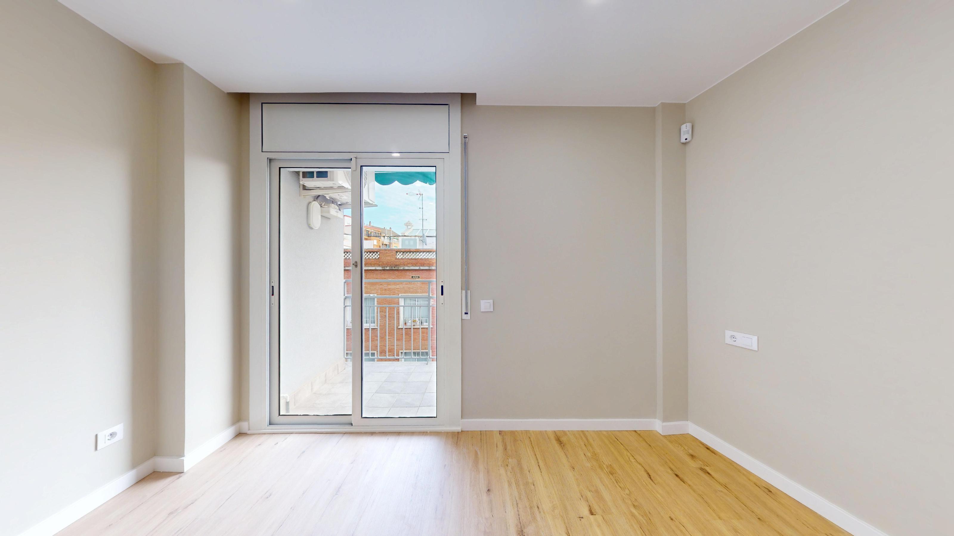 Imagen 19 Piso en venta en Barcelona / Ctra. Sants - Nou Camp