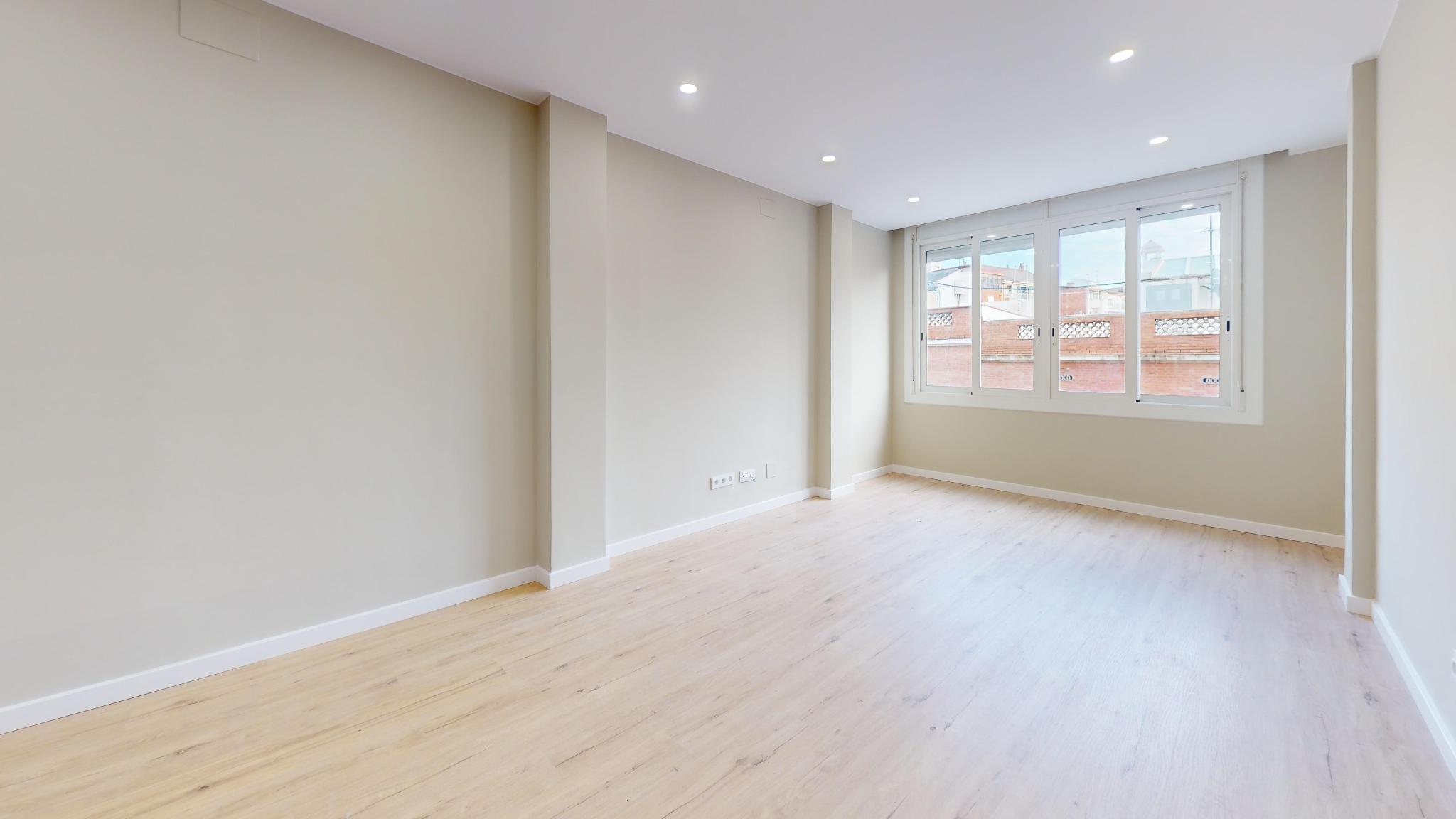 Imagen 1 Piso en venta en Barcelona / Ctra. Sants - Nou Camp