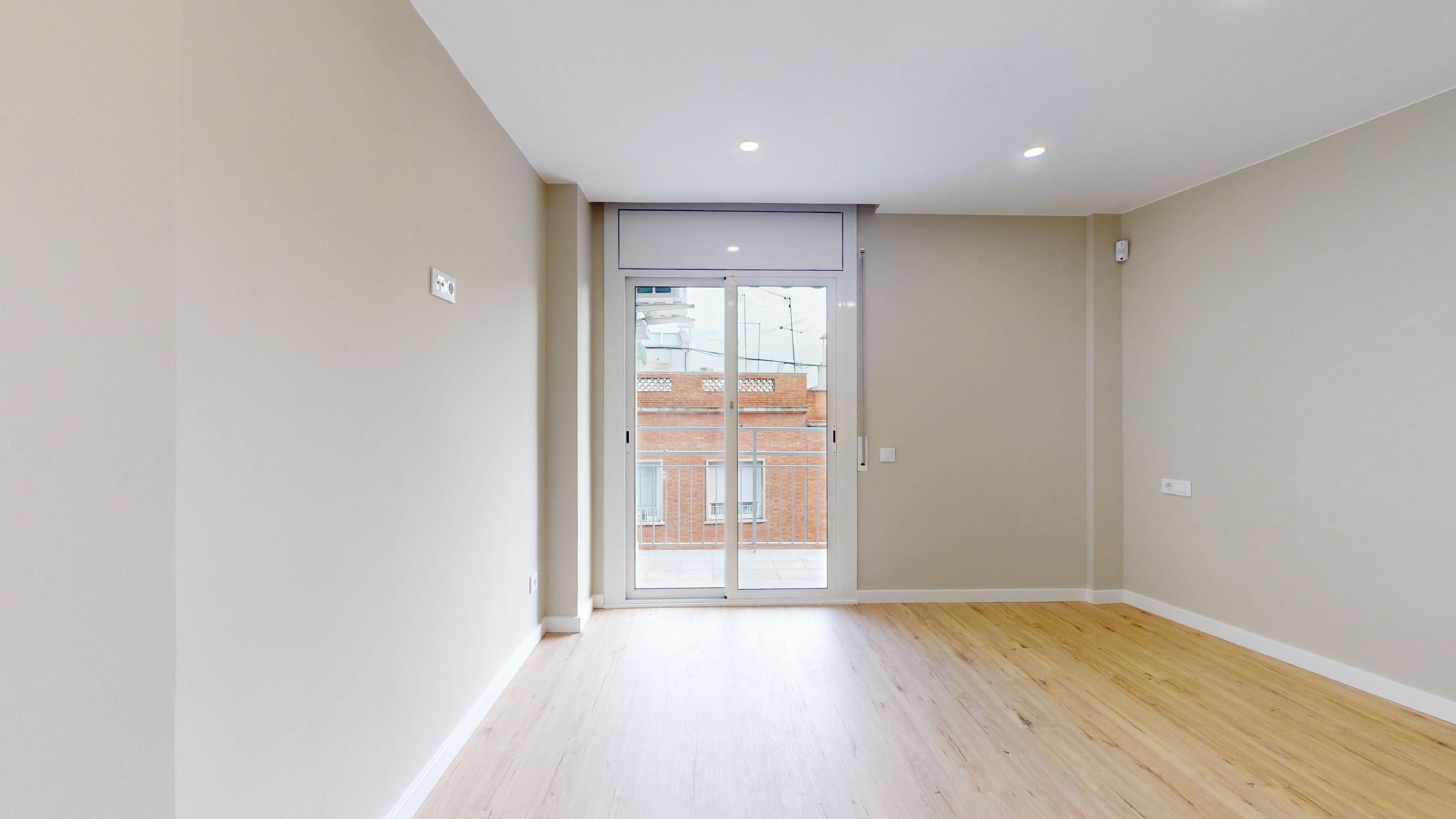 Imagen 21 Piso en venta en Barcelona / Ctra. Sants - Nou Camp