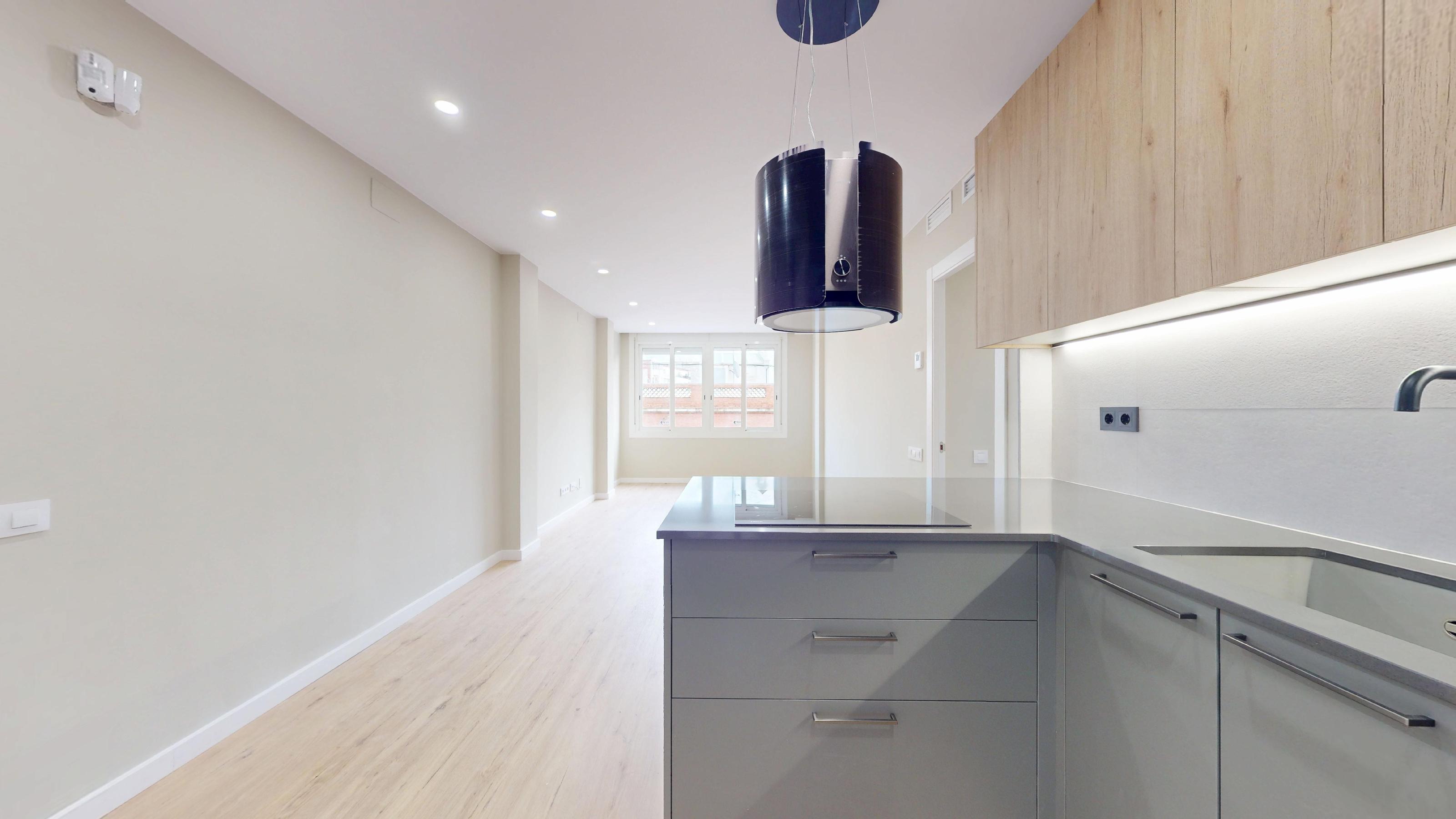 Imagen 12 Piso en venta en Barcelona / Ctra. Sants - Nou Camp