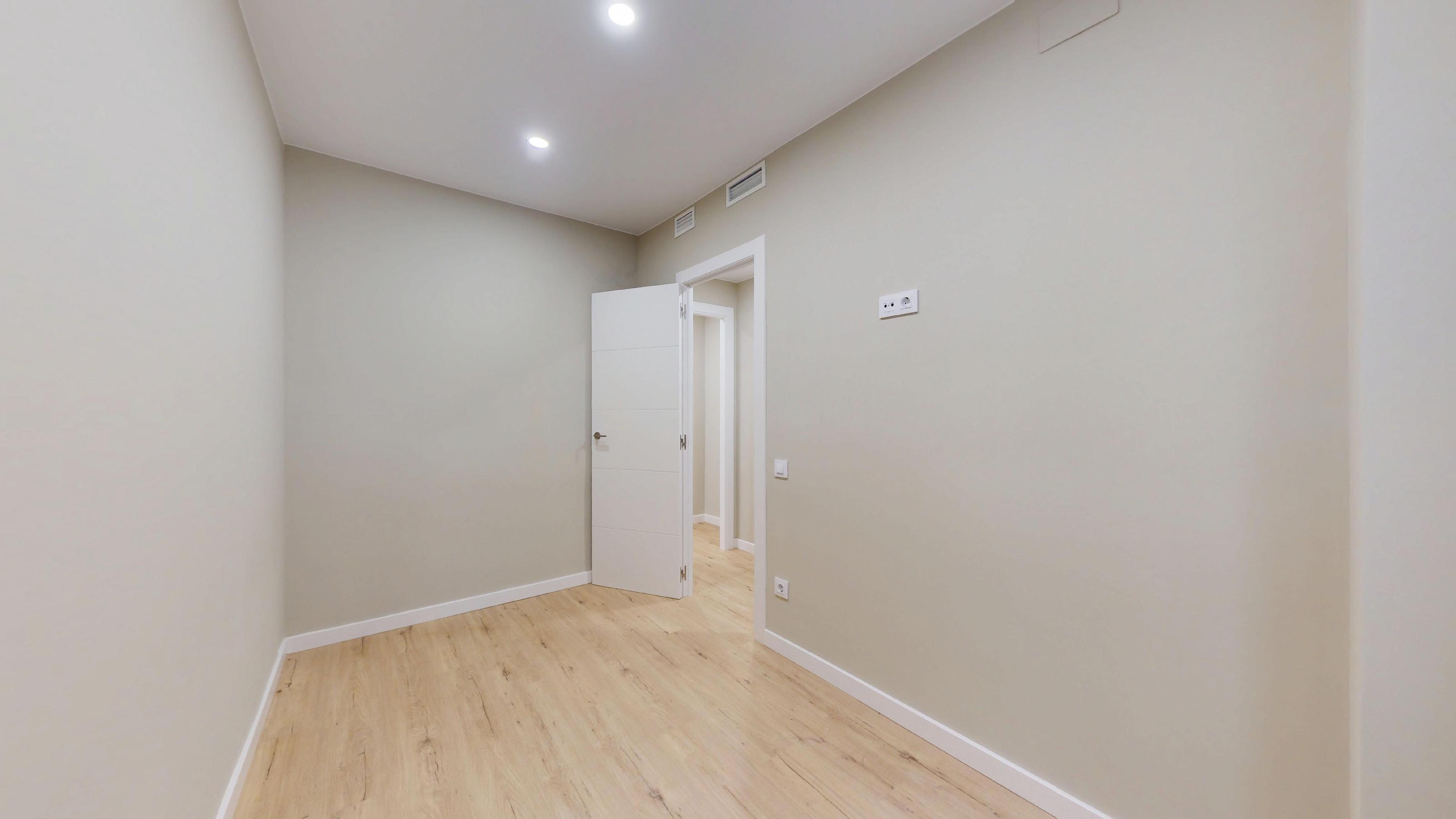 Imagen 32 Piso en venta en Barcelona / Ctra. Sants - Nou Camp