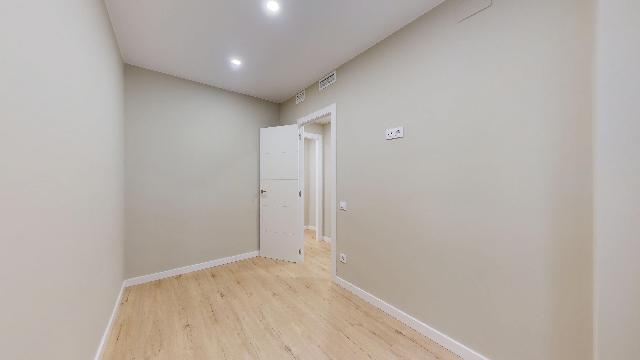 Imagen 32 Inmueble 299314 - Piso en venta en Barcelona / Ctra. Sants - Nou Camp