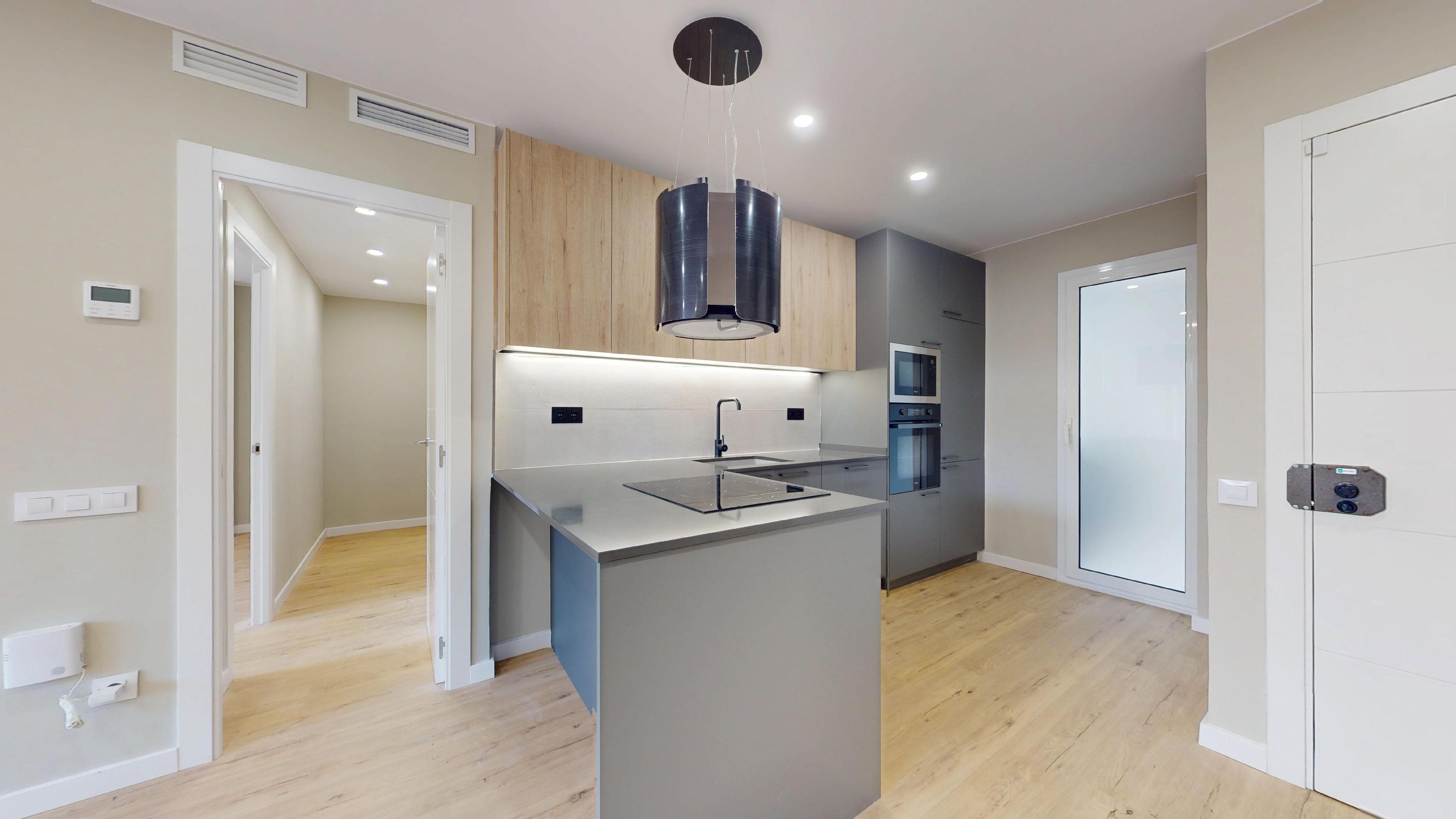 Imagen 14 Piso en venta en Barcelona / Ctra. Sants - Nou Camp