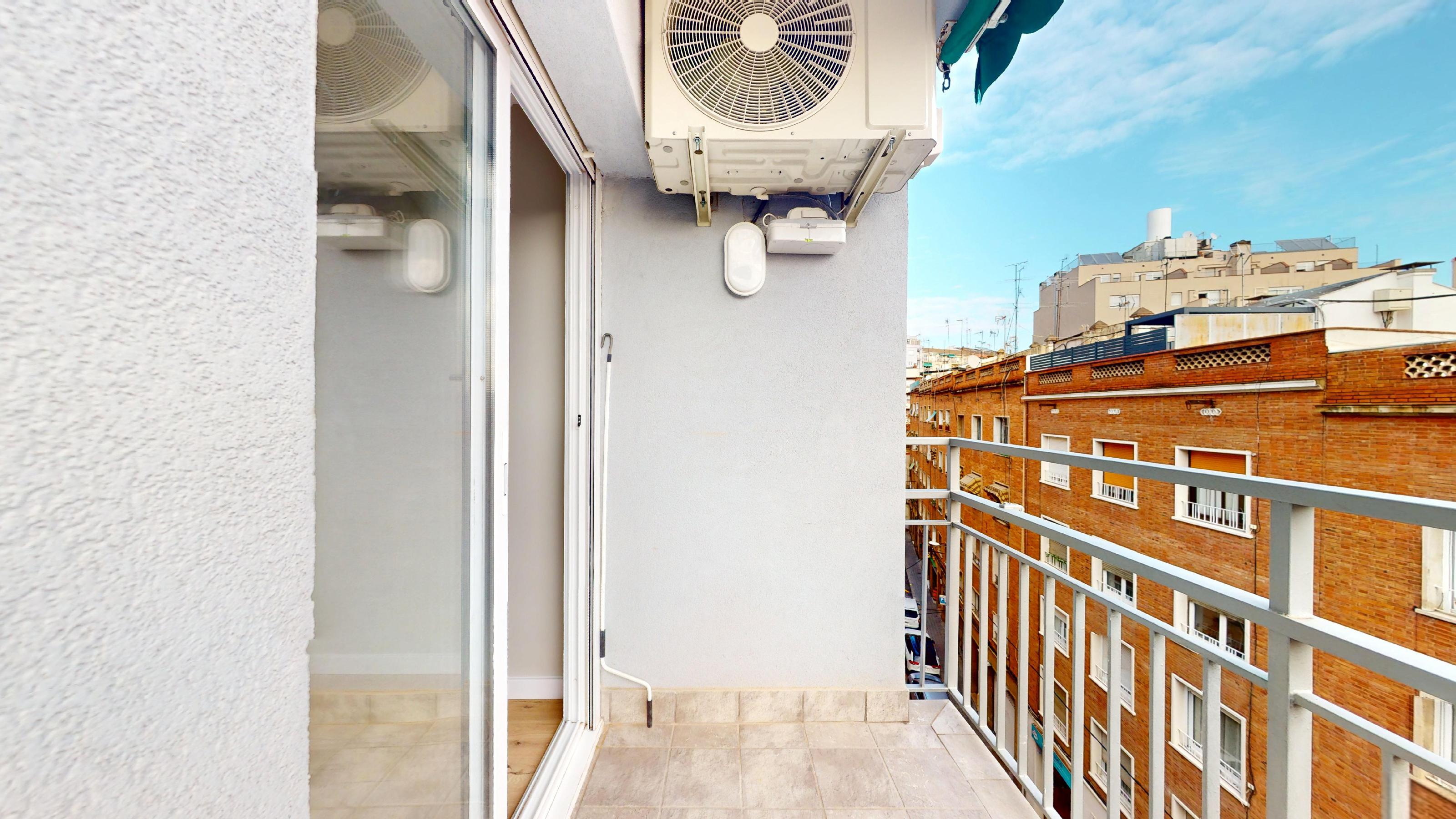 Imagen 24 Piso en venta en Barcelona / Ctra. Sants - Nou Camp