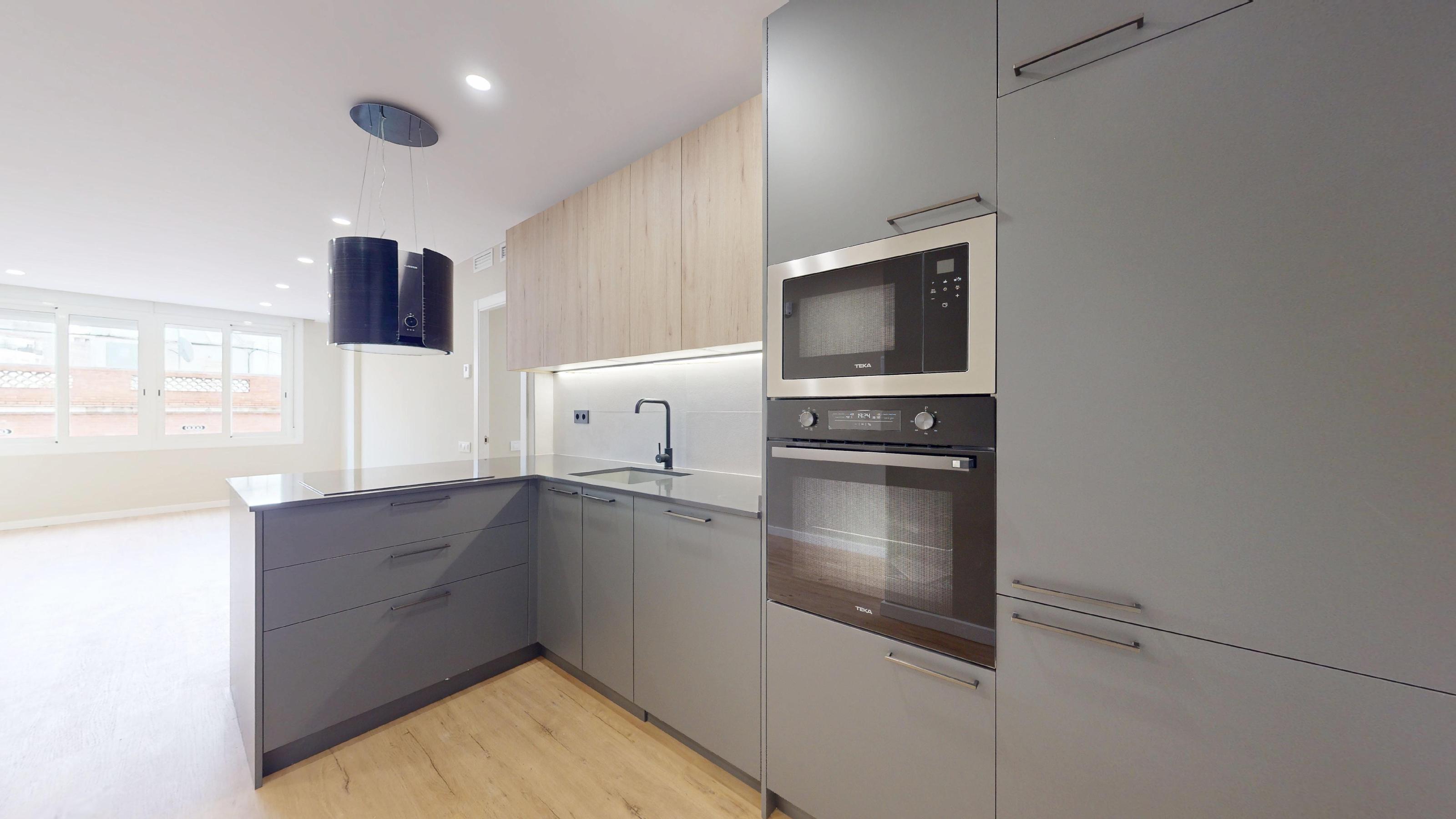 Imagen 10 Piso en venta en Barcelona / Ctra. Sants - Nou Camp