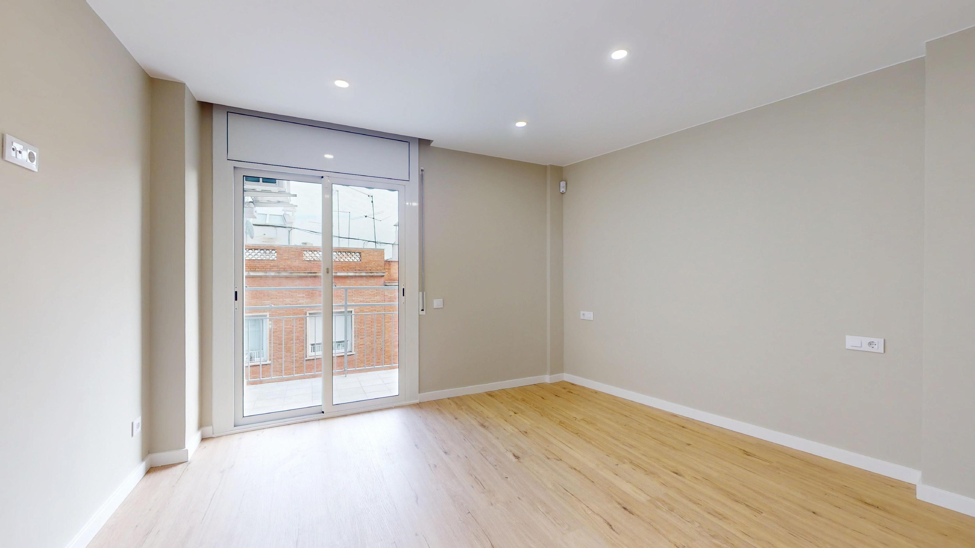 Imagen 4 Piso en venta en Barcelona / Ctra. Sants - Nou Camp