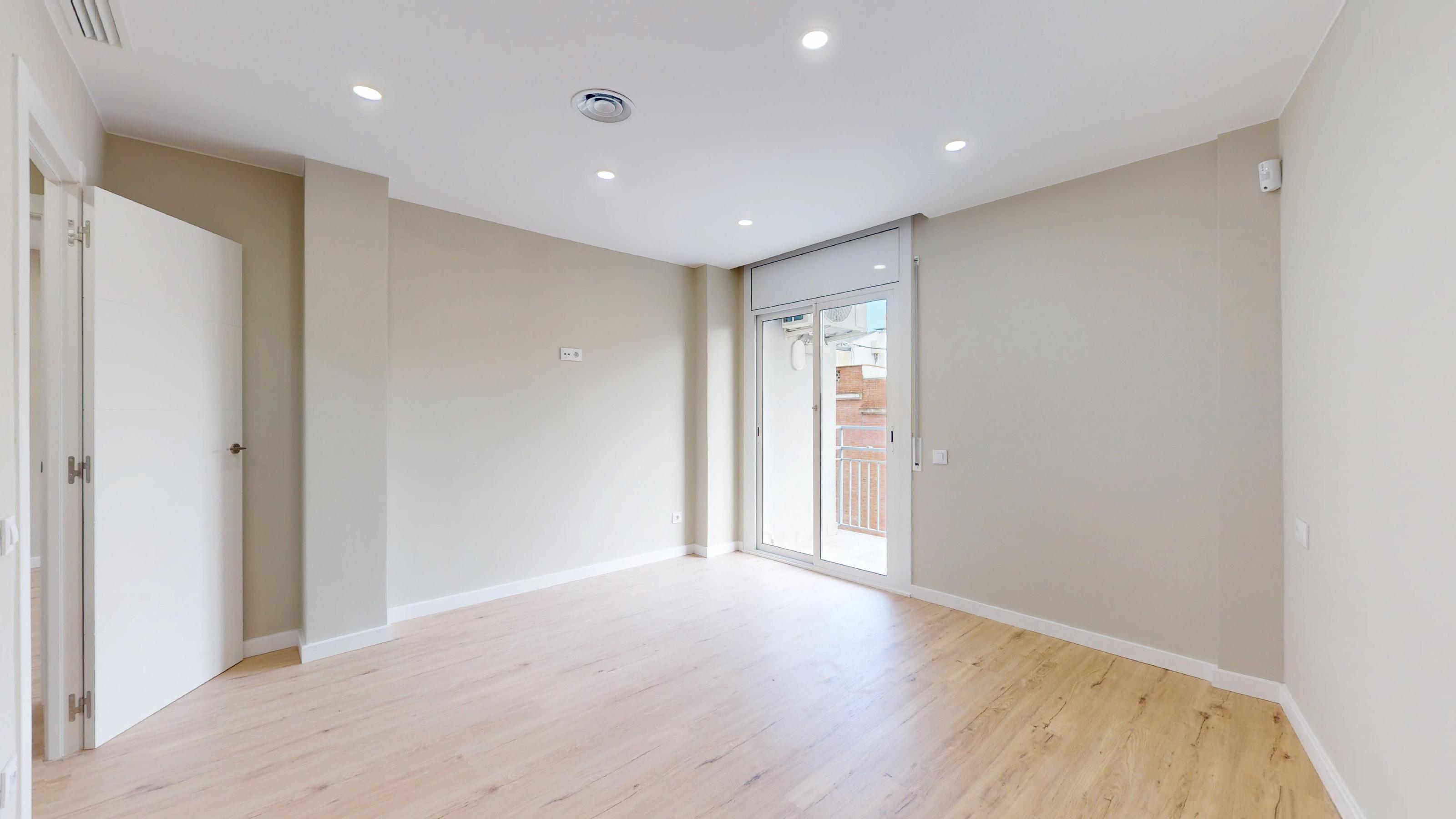 Imagen 20 Piso en venta en Barcelona / Ctra. Sants - Nou Camp