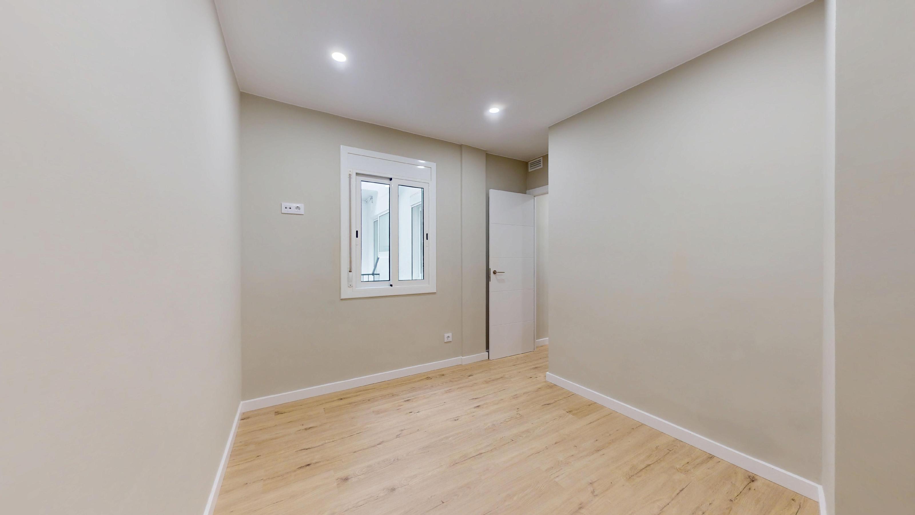 Imagen 33 Piso en venta en Barcelona / Ctra. Sants - Nou Camp