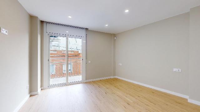 Imagen 4 Inmueble 299314 - Piso en venta en Barcelona / Ctra. Sants - Nou Camp