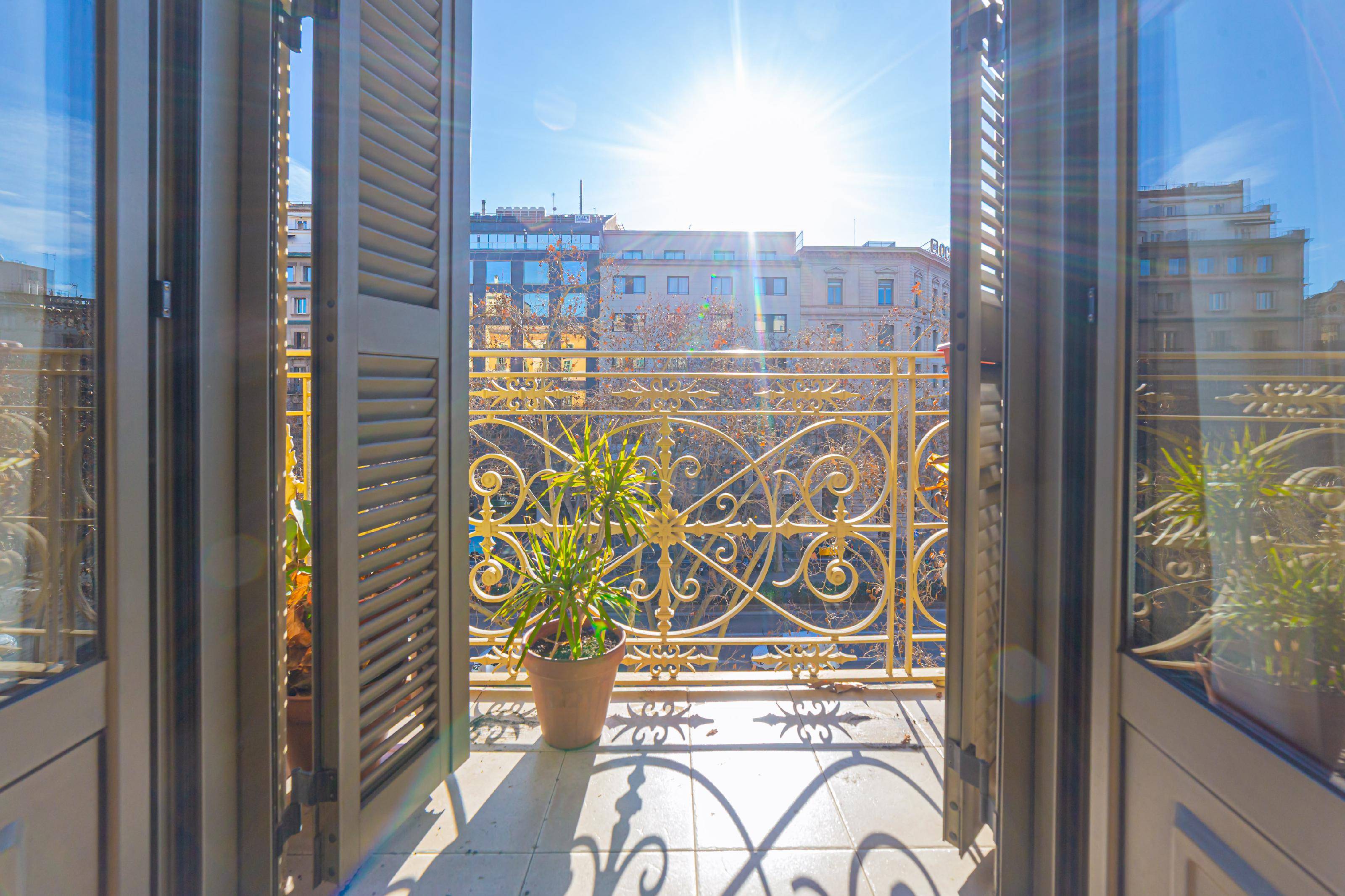 Imagen 1 Piso en venta en Barcelona / Pza. Tetuan - Pso. Sant Joan