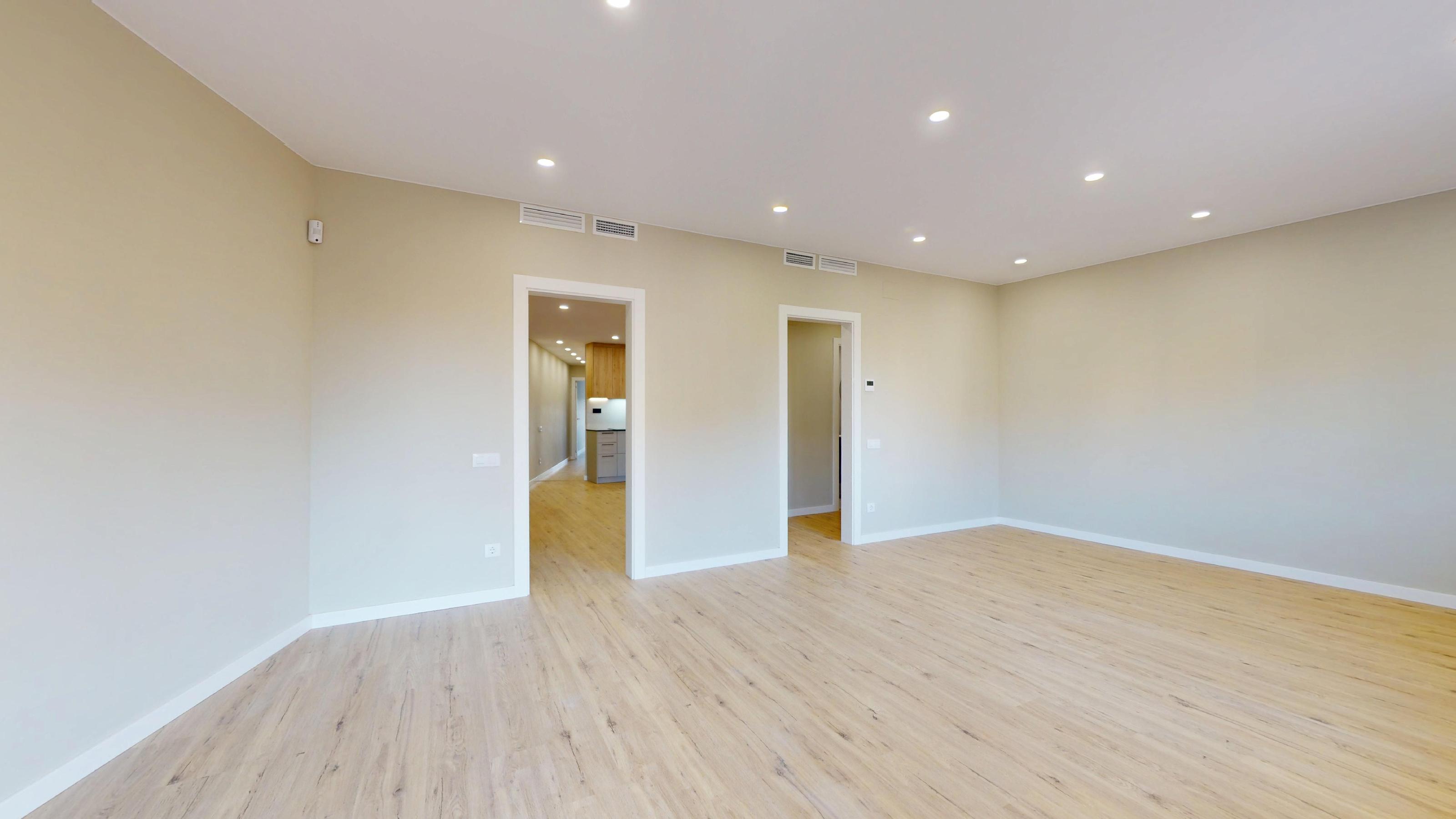 Imagen 2 Piso en venta en Barcelona / Rambla Brasil - Plaça de Vázques de Mella