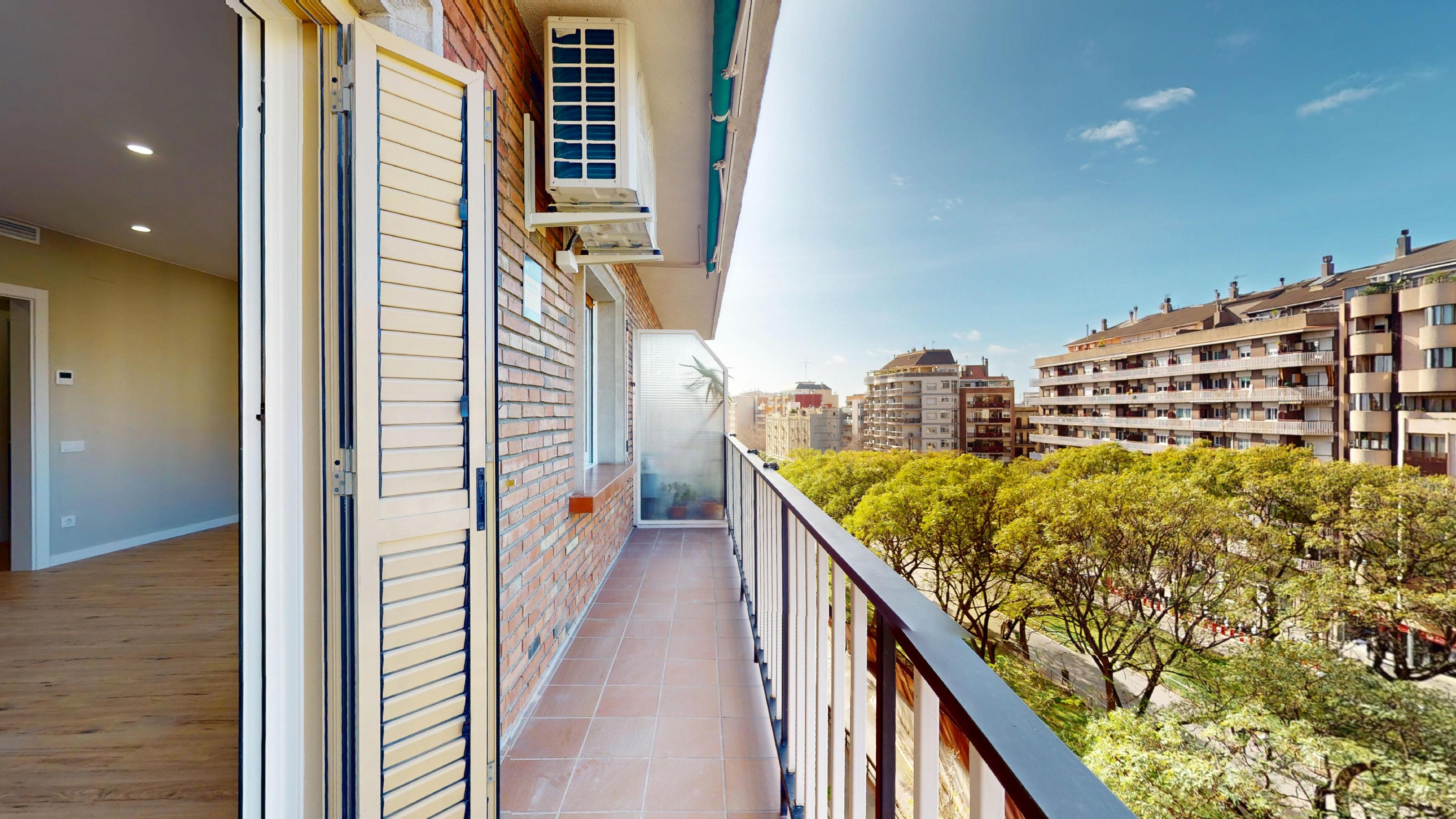 Imagen 5 Piso en venta en Barcelona / Rambla Brasil - Plaça de Vázques de Mella