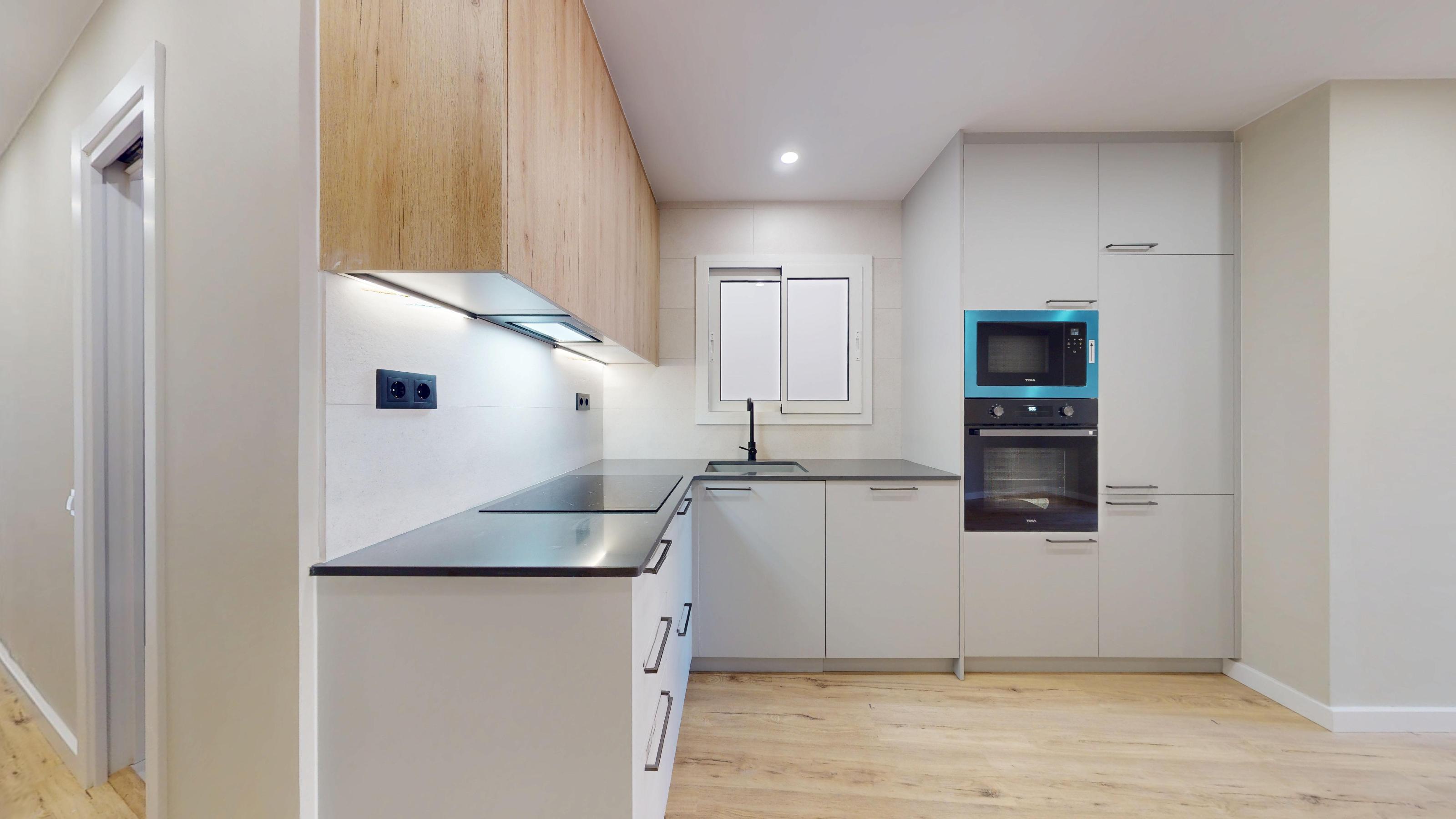 Imagen 15 Piso en venta en Barcelona / Rambla Brasil - Plaça de Vázques de Mella