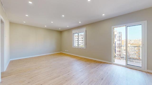 Imagen 1 Inmueble 299513 - Piso en venta en Barcelona / Rambla Brasil - Plaça de Vázques de Mella