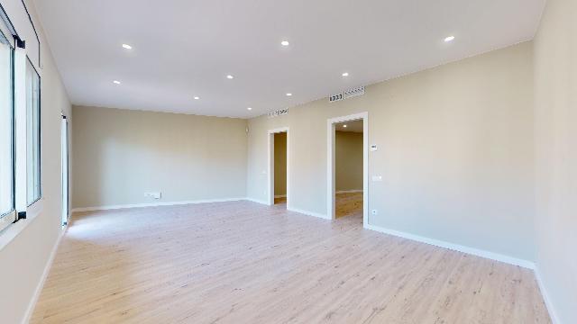 Imagen 10 Inmueble 299513 - Piso en venta en Barcelona / Rambla Brasil - Plaça de Vázques de Mella