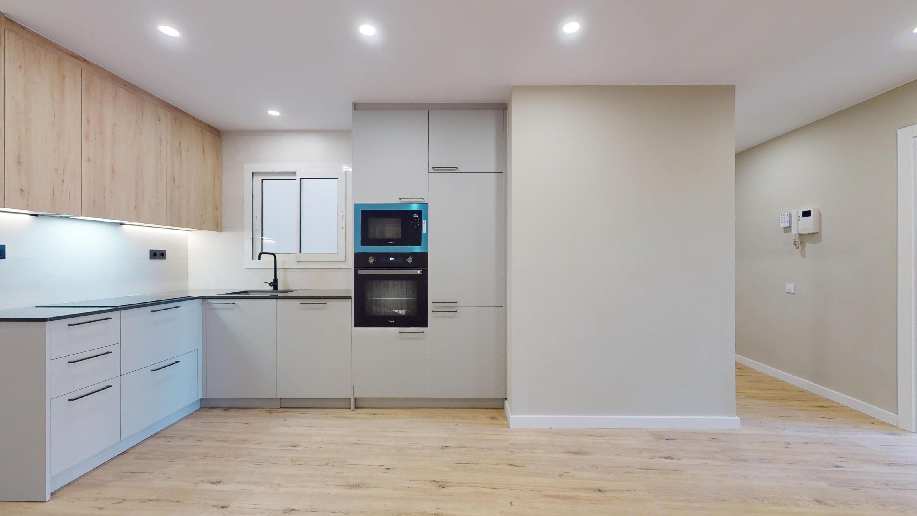 Imagen 16 Piso en venta en Barcelona / Rambla Brasil - Plaça de Vázques de Mella