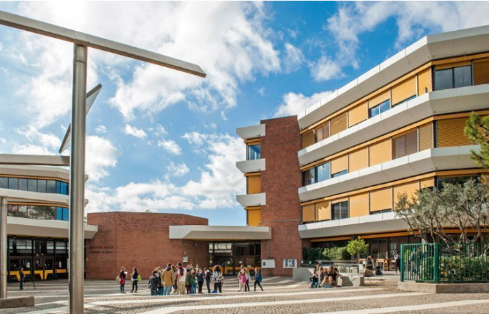 Imagen 4 Casa en venta en Esplugues De Llobregat / Al lado del Colegio Alemán, Zona alta de Esplugues