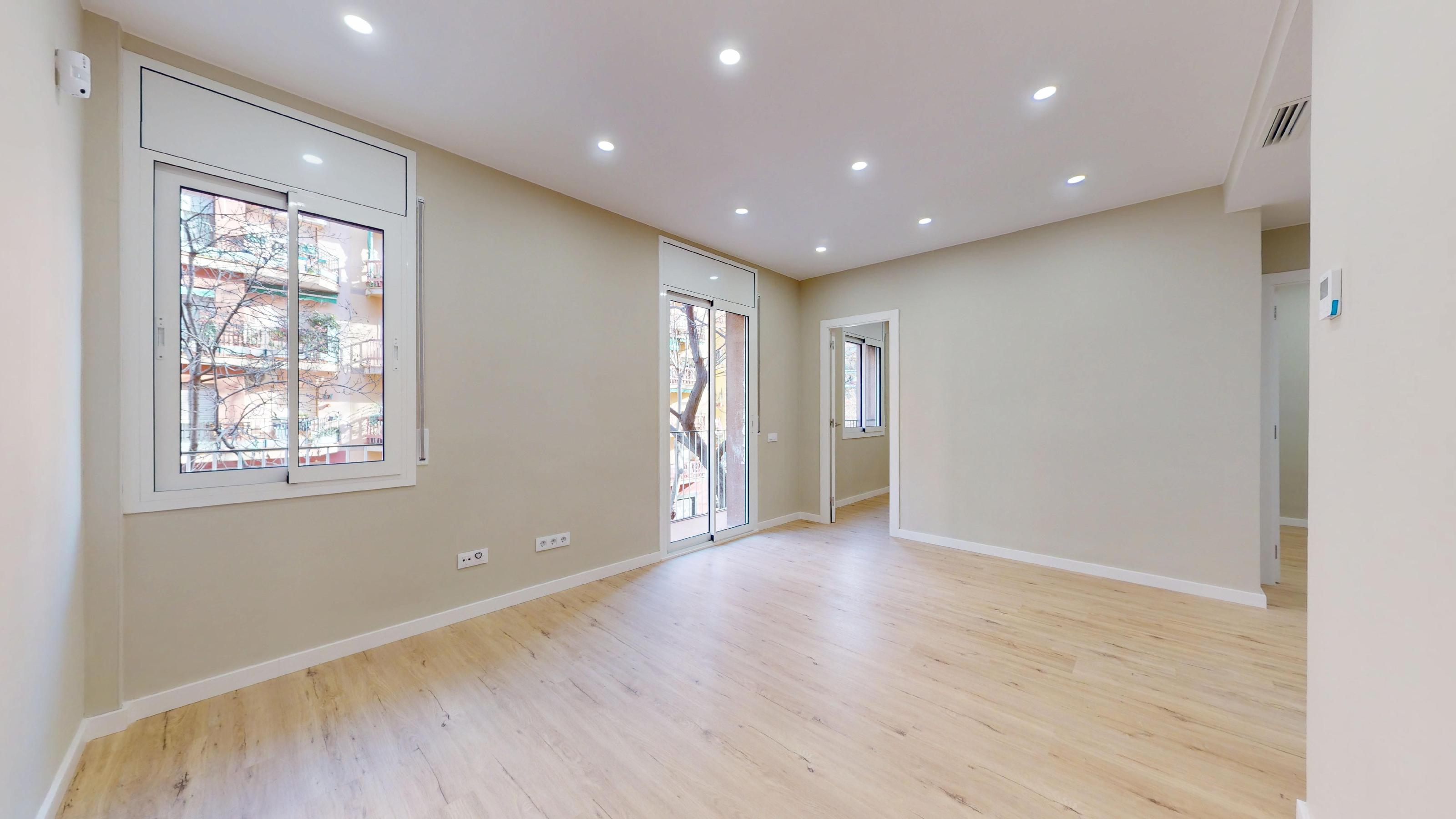 Imagen 9 Piso en venta en Barcelona / Avda. Meridiana - Plaça Ferran Reyes