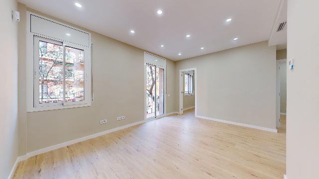 Imagen 9 Inmueble 300316 - Piso en venta en Barcelona / Avda. Meridiana - Plaça Ferran Reyes