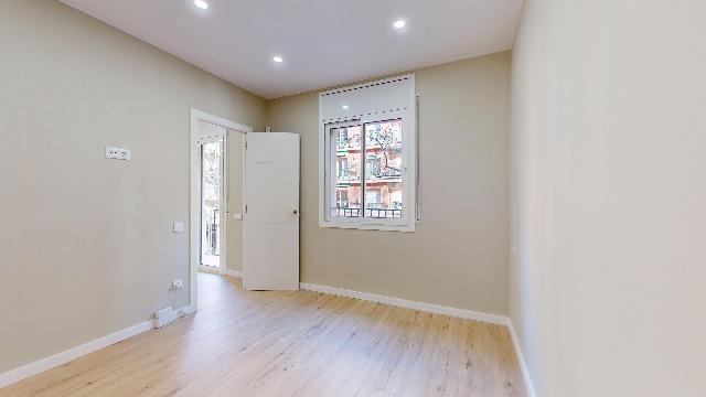 Imagen 21 Inmueble 300316 - Piso en venta en Barcelona / Avda. Meridiana - Plaça Ferran Reyes