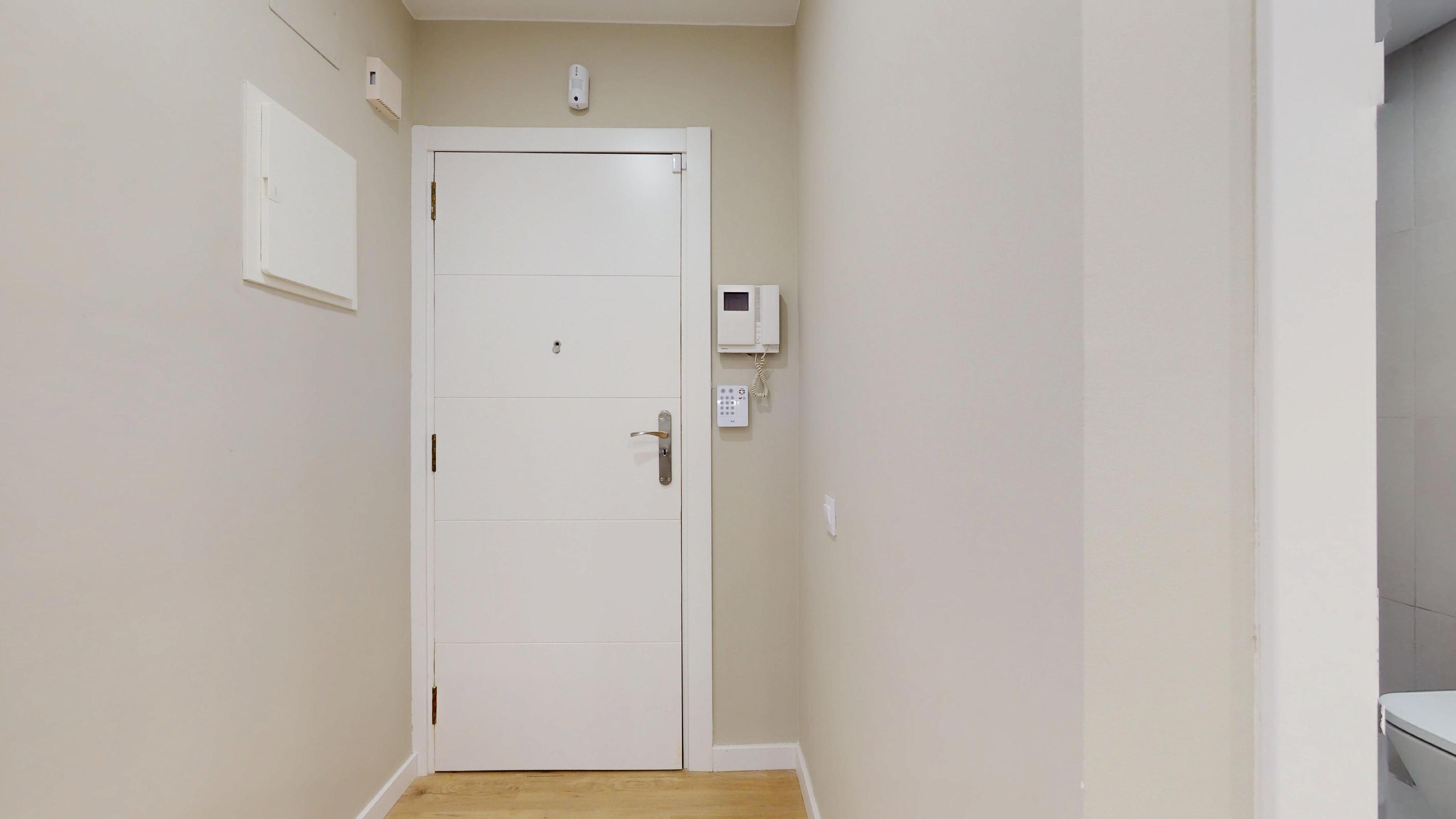 Imagen 7 Piso en venta en Barcelona / Avda. Meridiana - Plaça Ferran Reyes